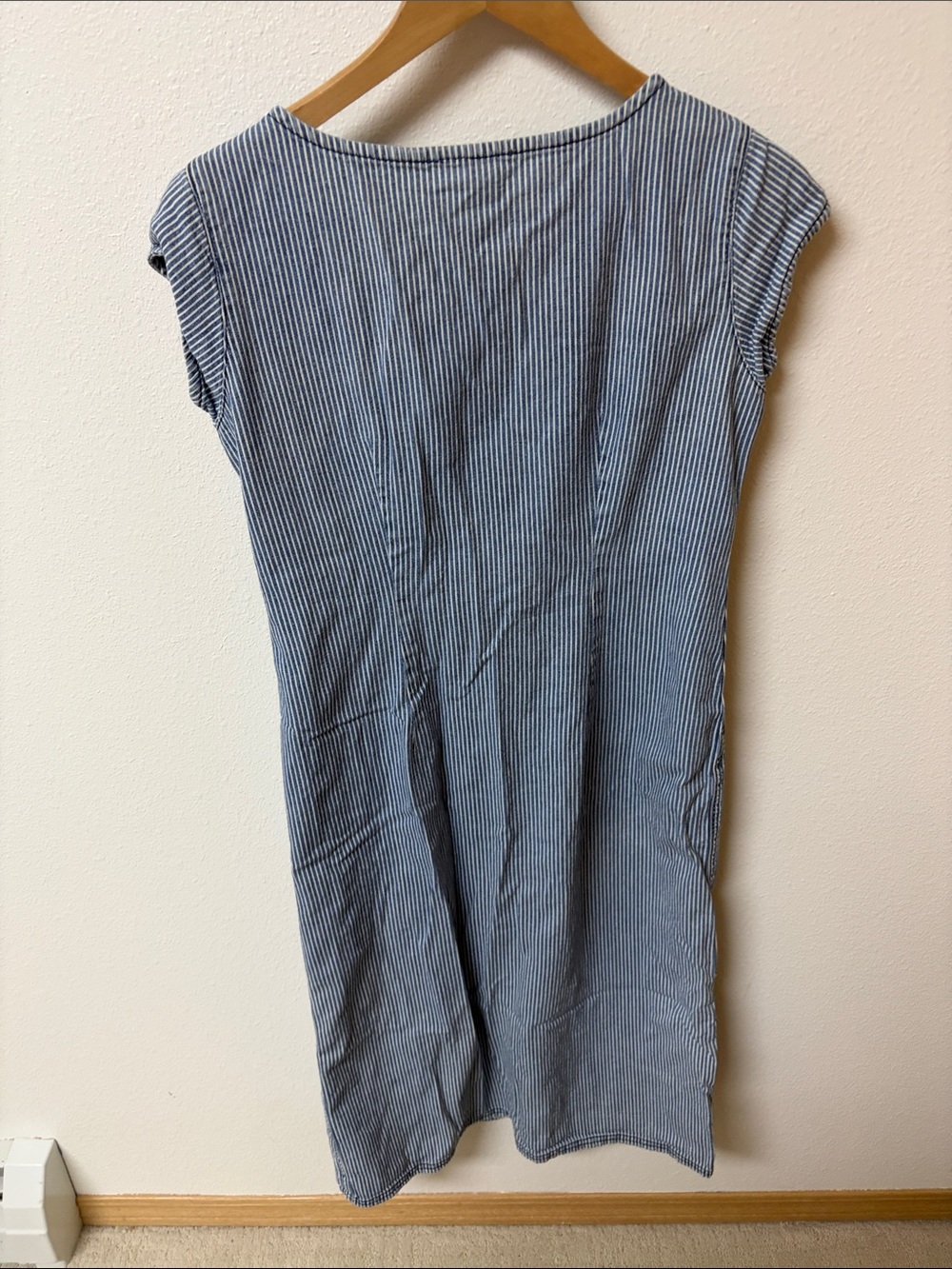 Isabella Bird Blue and White Striped Button-Down cotton dress women’s size 6p - Picture 3 of 3